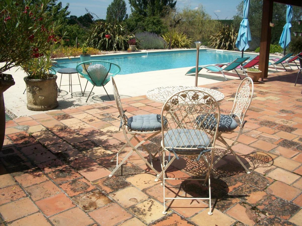 Hotel Le Pre Joli Beaugas Exterior foto